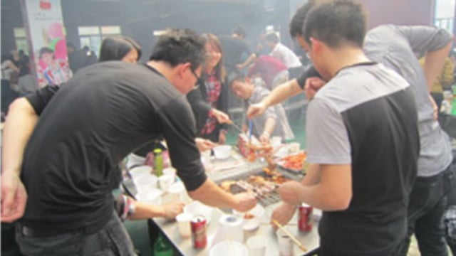 顺祥开展“放飞心情，欢乐无限”烧烤活动